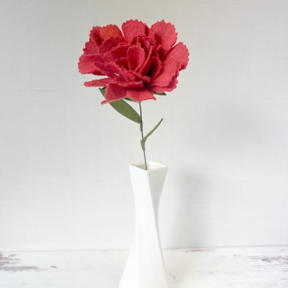 Handmade Felt Carnation - Picture 4 of 4